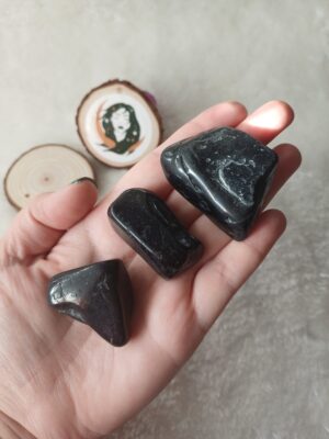 Turmalina Negra Rolada (3,5-4,5 cm)