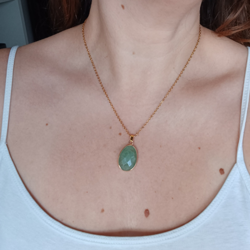 Colar com Pingente de Aventurina Verde
