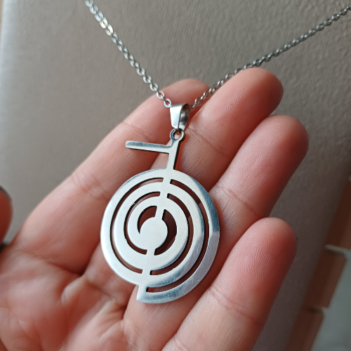 Colar com Pingente Chokurei Prateado