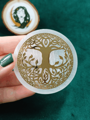 Base de Selenite Pequena com Árvore da Vida (6,5 cm)